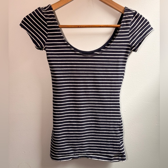 Garage Women’s XS Striped Navy and White Top - Picture 2 of 5